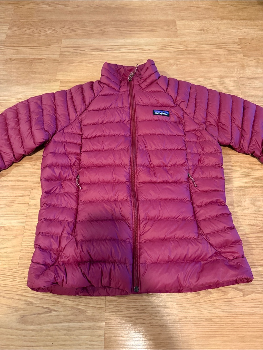 Women’s Patagonia Down Jacket (Dark Ruby)